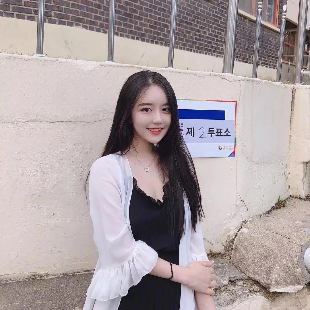 优雅可爱美女图片壁纸图片
