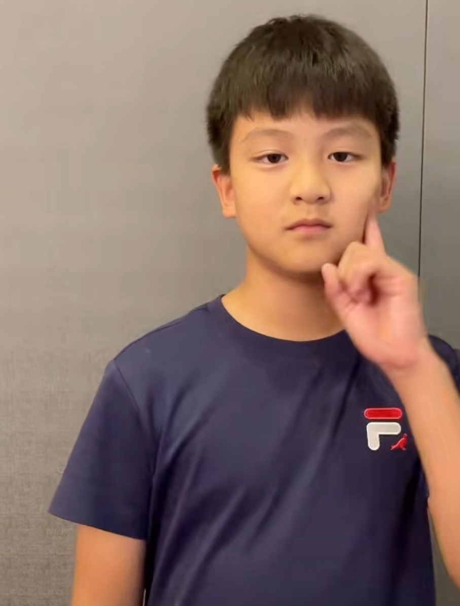 奥运冠军田亮基因太强！一家三口用一张脸，13岁森碟身高赶超爸爸