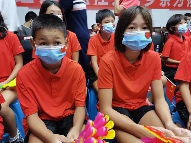 全红婵妹妹放言：要向姐姐一样拿奥运金牌，未来有望赶超全红婵