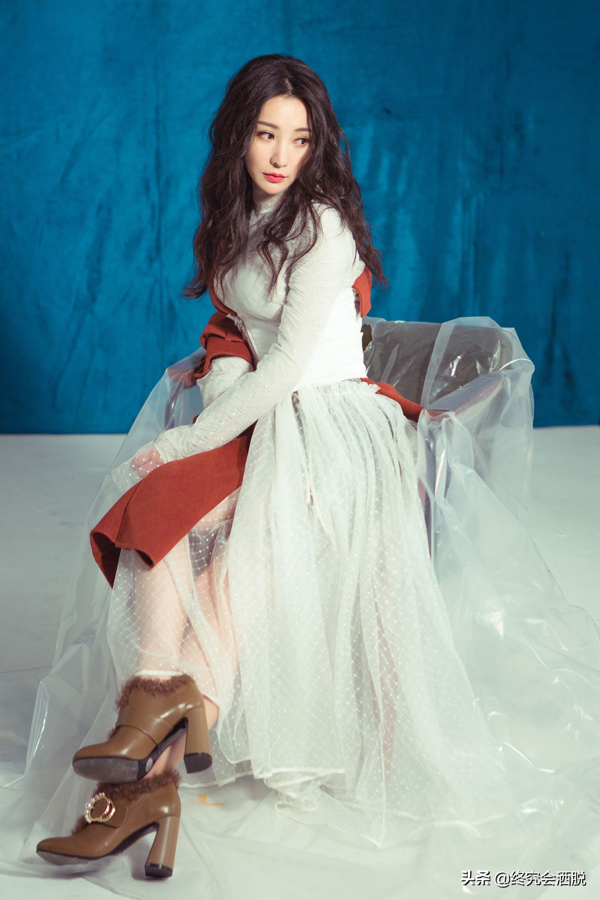 郑爽、柳岩等参加了一档综艺，讲述独居生活—