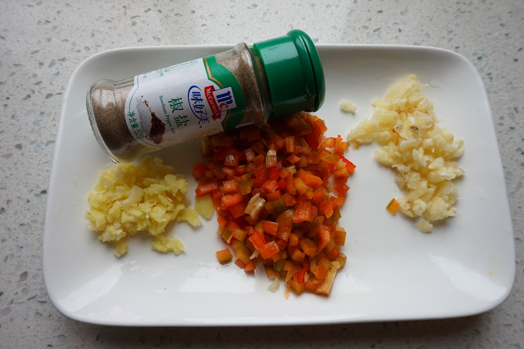 想吃椒盐虾，自己在家也能做，咬一口嘎嘣脆，经济又实惠