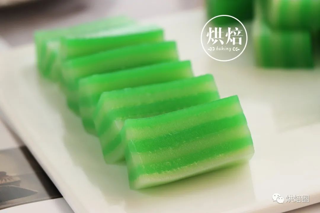 這綠綠的木薯千層糕好清新在東南亞很出名吃起來又糯又潤