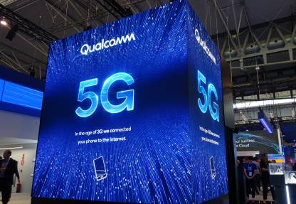 雷军突然出手！“解救”华为让苹果始料未及，