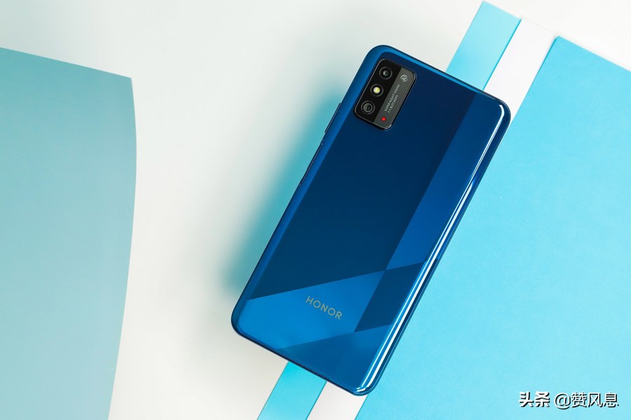 7.2英寸新机预热，6nm旗舰芯片+6000mAh，荣耀这波操作牛