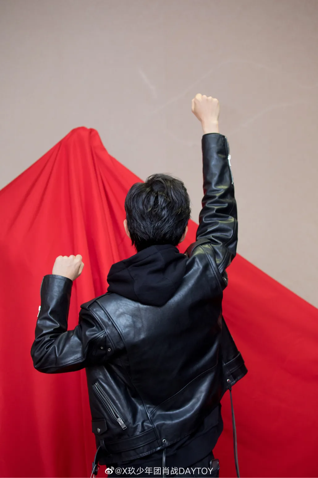 肖战为何能被官媒集体宠爱?