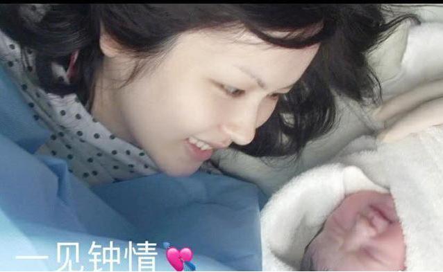 吴尊晒出陪产照，3张图片爱意满满，网友感慨：这样的男人不多了