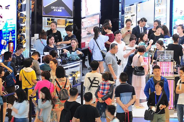 中国游客不来了，日媒：中国出现一个“夏威夷”，人们疯狂购物