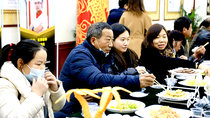 郑州北方“感恩伴随人生·幸福与我同行”感恩教育讲座盛大举行