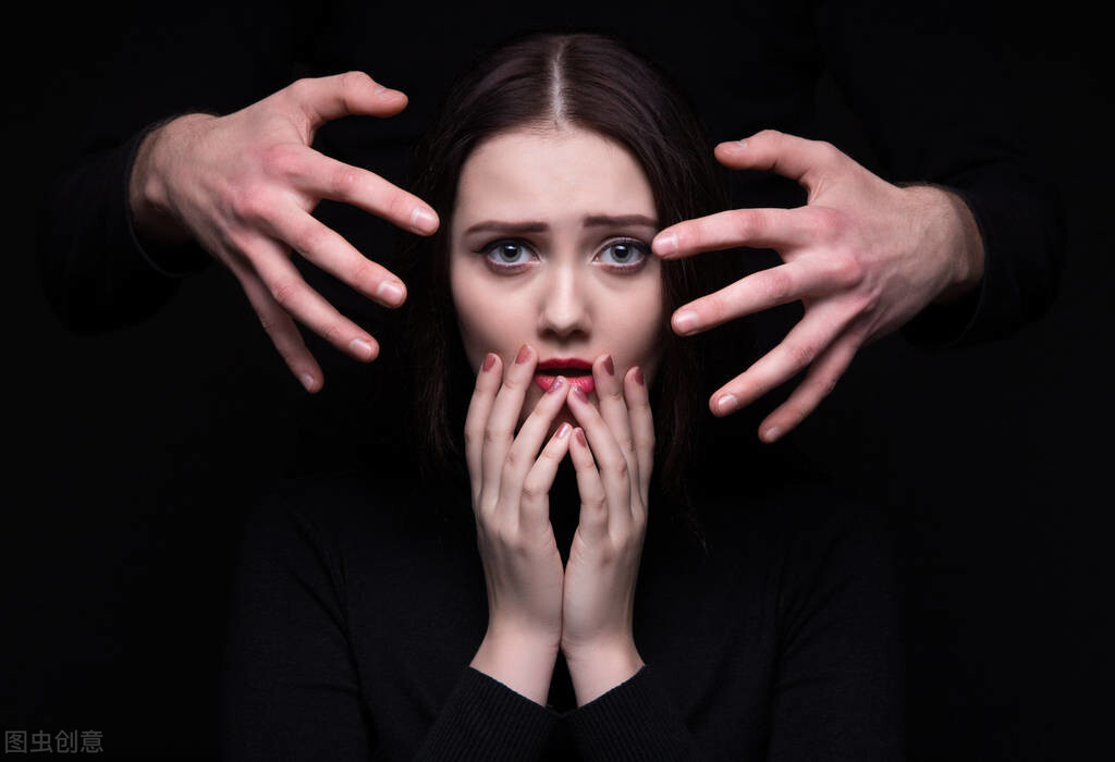 心理學：遠離這3種關係，它們會讓你變得內心自卑，心理不健康