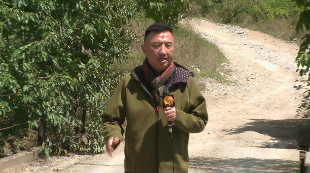 中国记者为报俄特种兵救命之恩，用一生去照顾他的妻儿，如今怎样