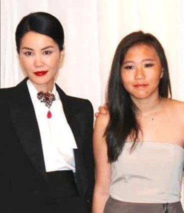 不愧是王菲女儿！24岁窦靖童终于长发飘飘，清纯