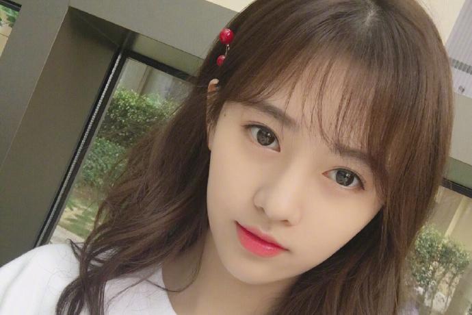 肩膀上都有硅胶？号称“四千年一遇的美女”，身上还有真东西吗？