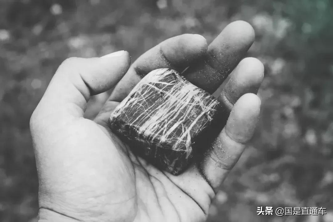 卖给中国，一吨铁矿石毛赚120美元！进口铁矿石价格为何“一飞冲天”？