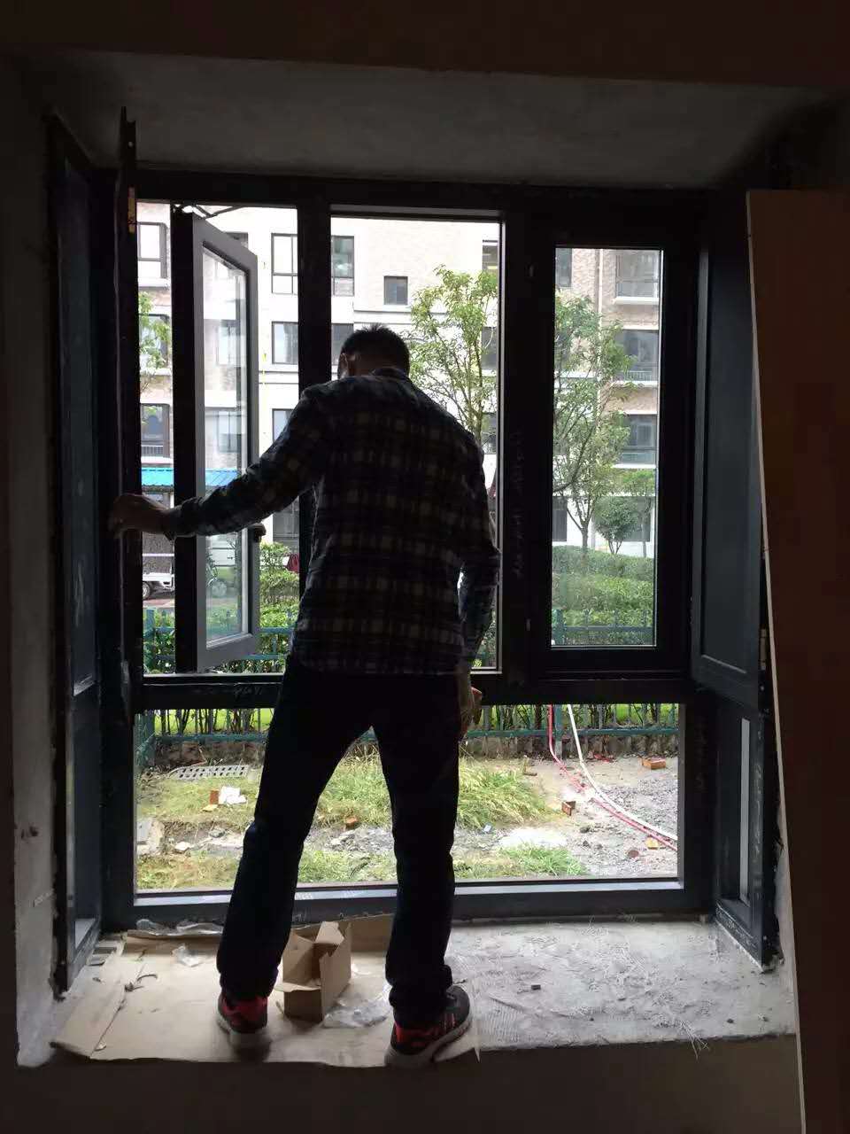 系统门窗和普通门窗有啥区别？外行人一般不知道，稀里糊涂就买了