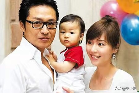 7对未婚先孕又离的明星，最大年龄相差21岁，最短婚姻孩子未满1岁