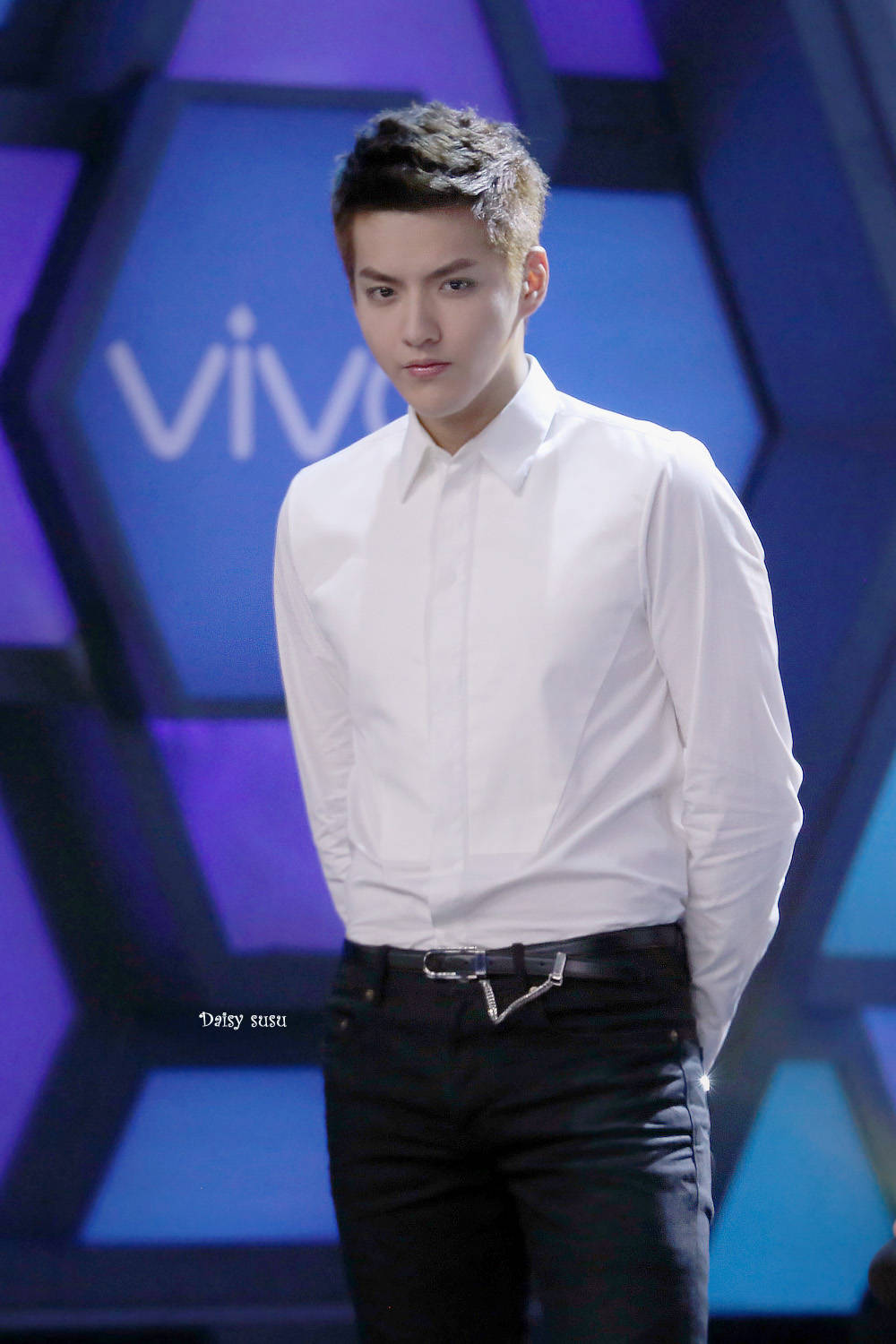 盘点吴亦凡曾代言过的手机品牌，雷军还参加过吴亦凡的生日会