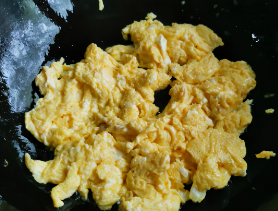 图片[4]-平菇炒鸡蛋的做法步骤图 拿肉也不换-起舞食谱网
