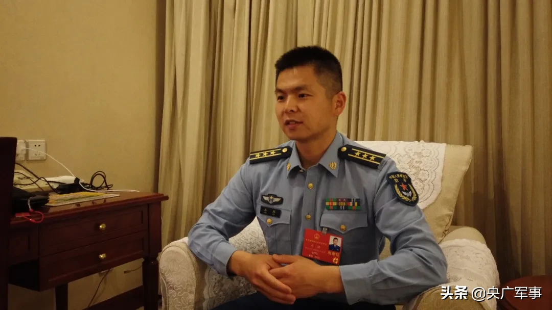 军队代表委员：弘扬伟大抗疫精神，把人民至上