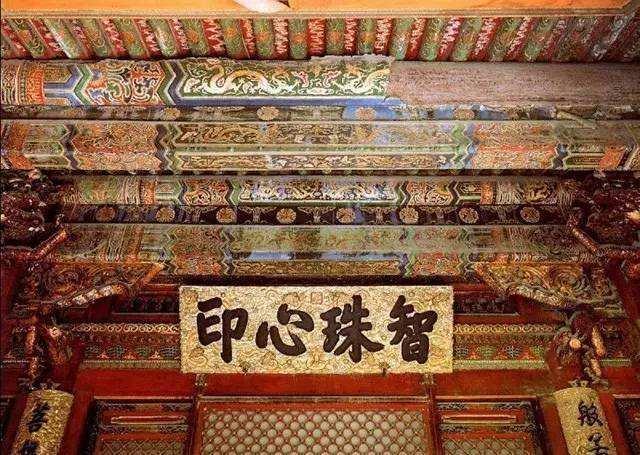 故宫禁止对外开放的阁楼，3件宝物不见天日，却