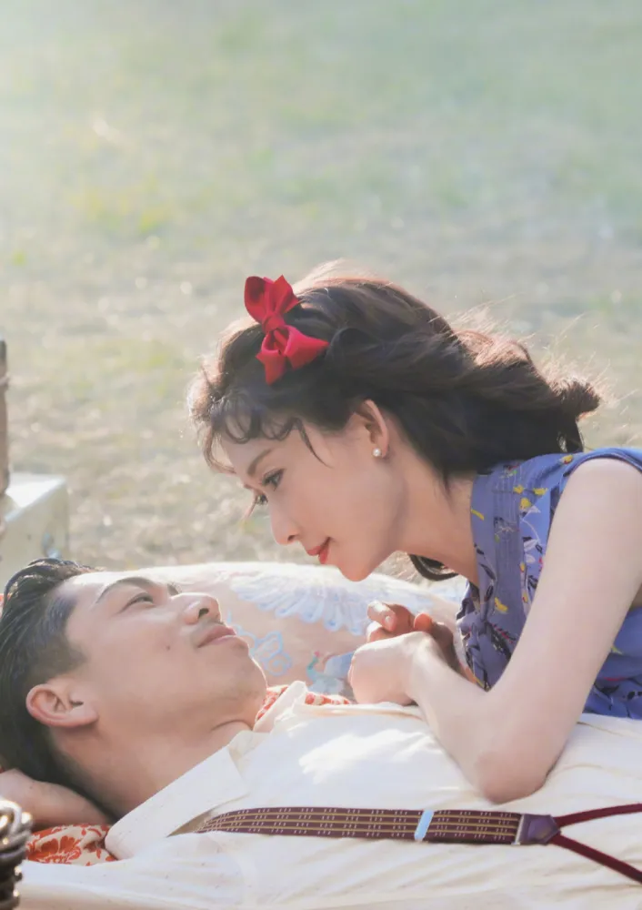 林志玲被日本风俗坑惨，穿短裙亮相膝盖坑洼显