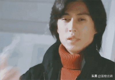 “妇女杀手”靳东的苦甜情史，和他背后的2个离