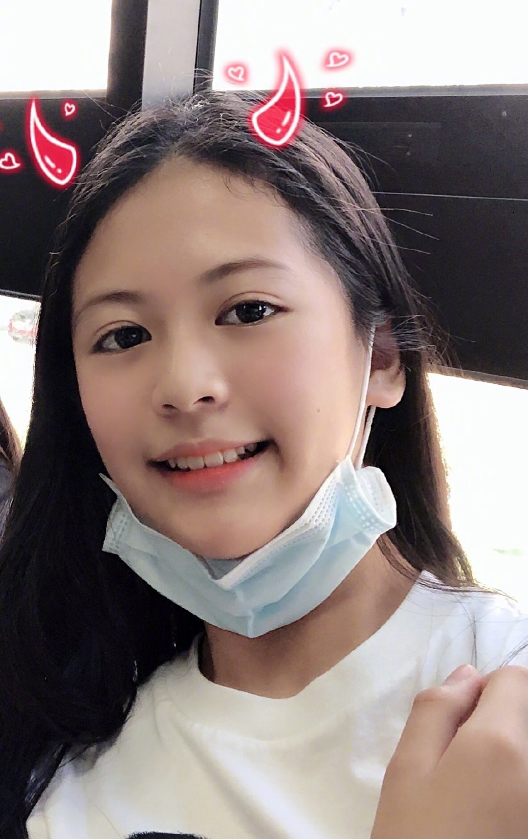 翁虹隔空为女儿庆生母爱满满，13岁水晶遗传好基因颜值超高