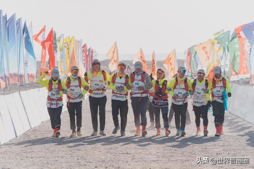 戈壁上,他们跑出竹叶青精气神