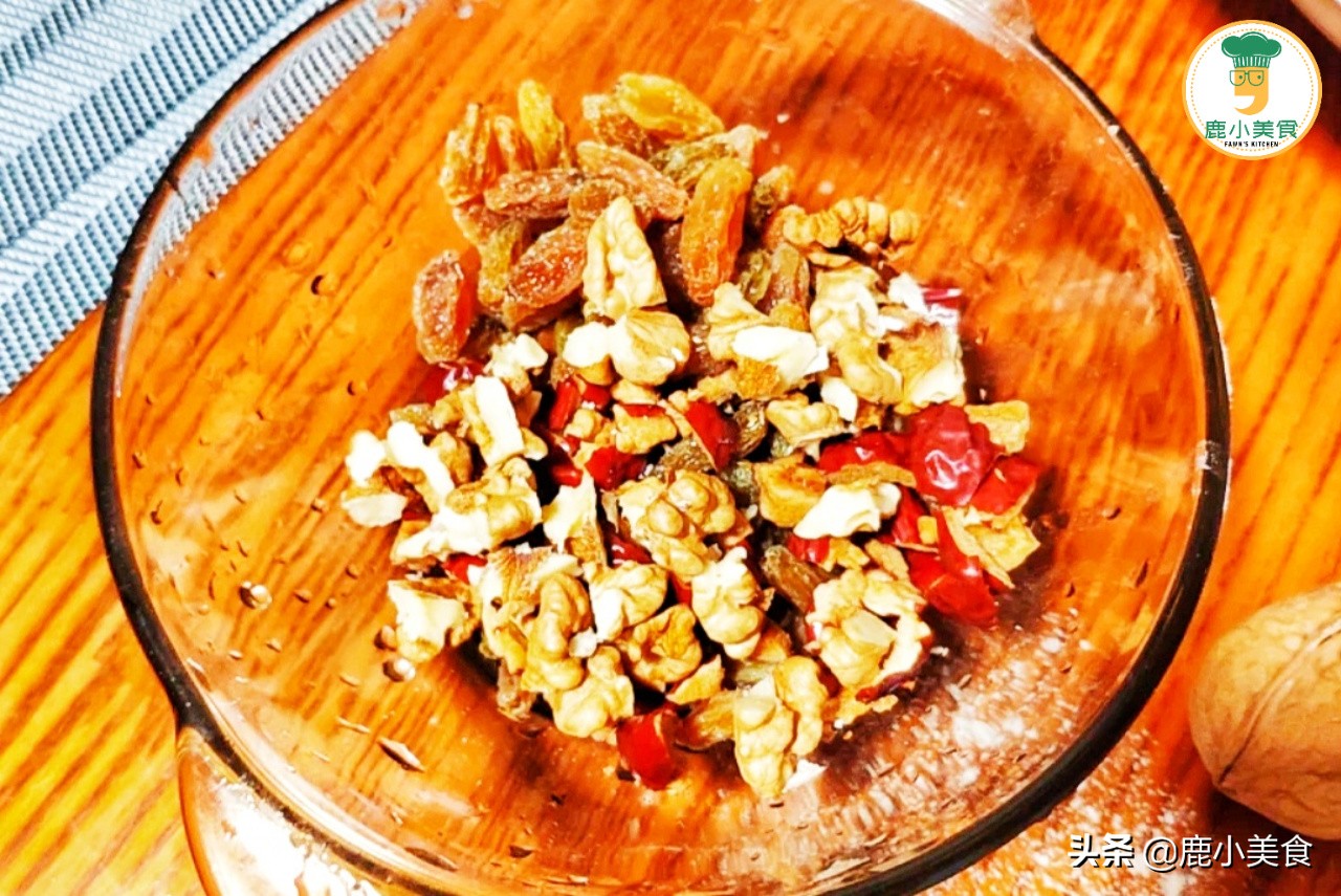 鬆軟香甜的紅糖發糕，不用揉麵，比饅頭還簡單，孩子隔天吵著要吃