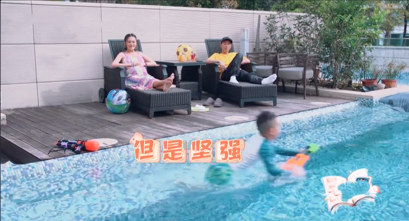 陳小春應采兒夫婦教育統一，小小春游泳冷到冒泡被要求陸地禁止