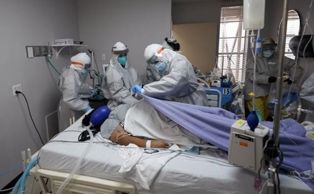 熟悉的美國又回來了！ 醫院開始放棄治療，大量民眾只能躺平等死