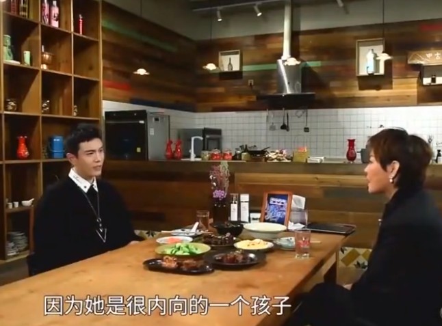 经超头婚当“继父”，待小李琳女儿如亲生，继