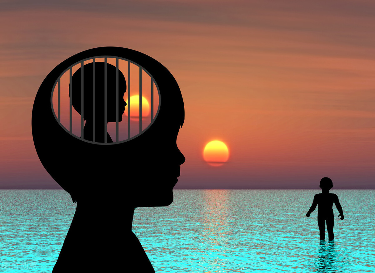 心理學：這3種跡象表明，你可能骨子裏自卑，沒法活在當下