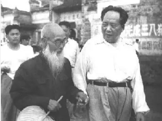 特务挖掘毛主席家祖坟，凶手作案后常做噩梦，群众举报后被判死刑