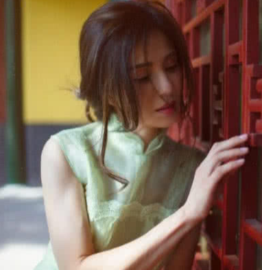 李若彤晒出自己的照片，网友看到后大呼：这不是一般能驾驭的