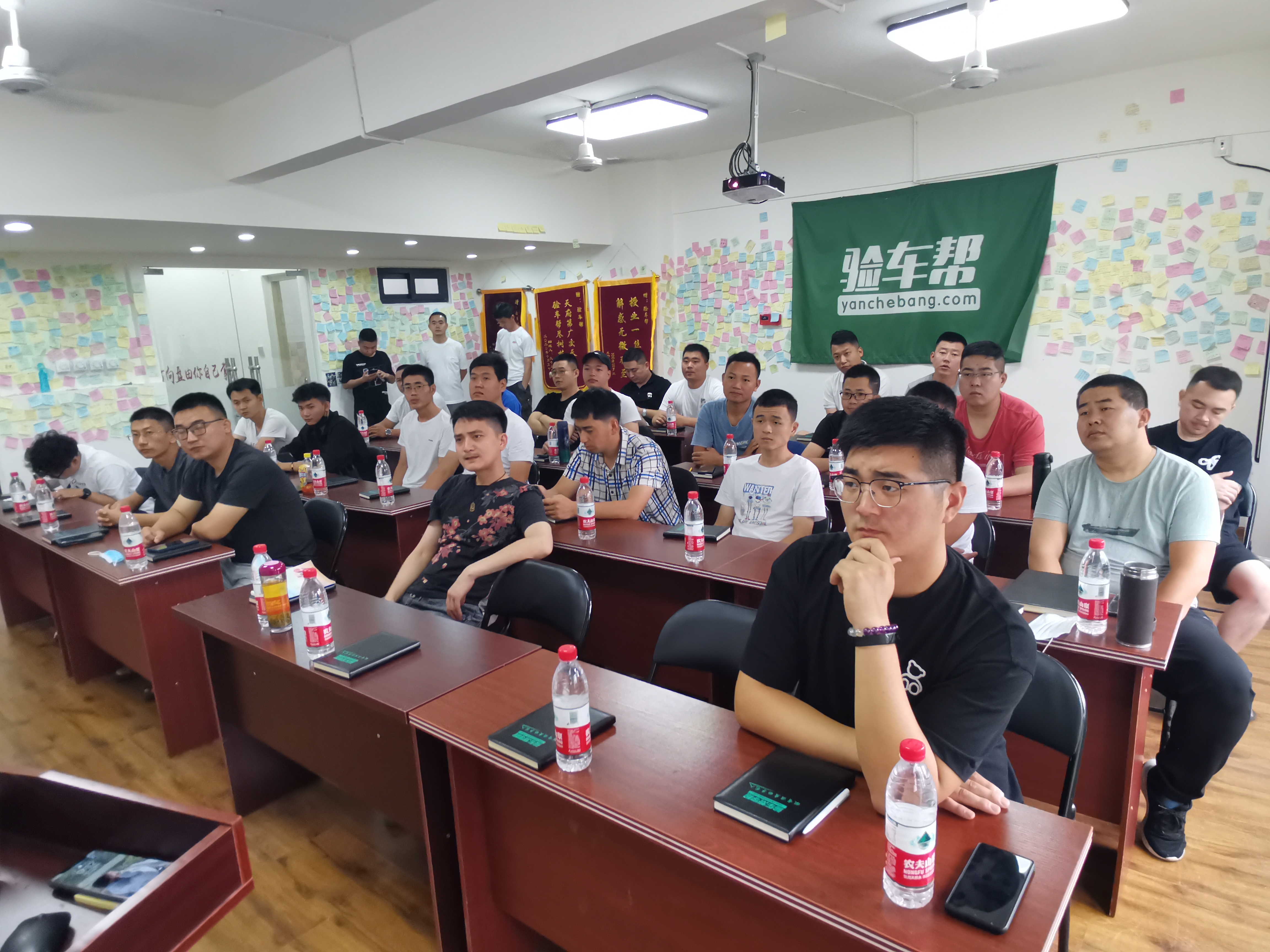 你連車(chē)都不會(huì)看，還好意思說(shuō)是同行？