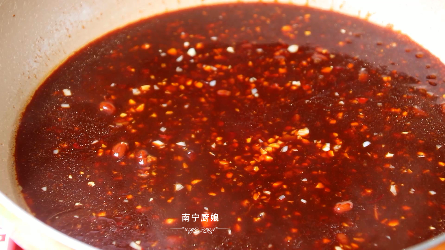 雞爪這做法太好吃了，軟糯入味，入口脫骨，難怪廣東人早茶必吃它