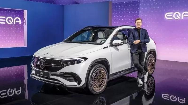 吉利汽车换标，特斯拉在国内又发生自燃