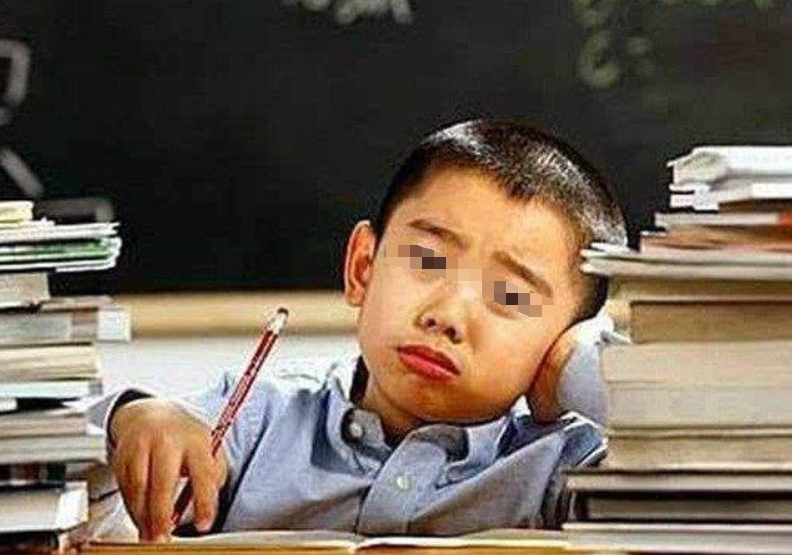 “爱出去玩”的孩子，和只爱“宅在家”的孩子，10年后差距明显