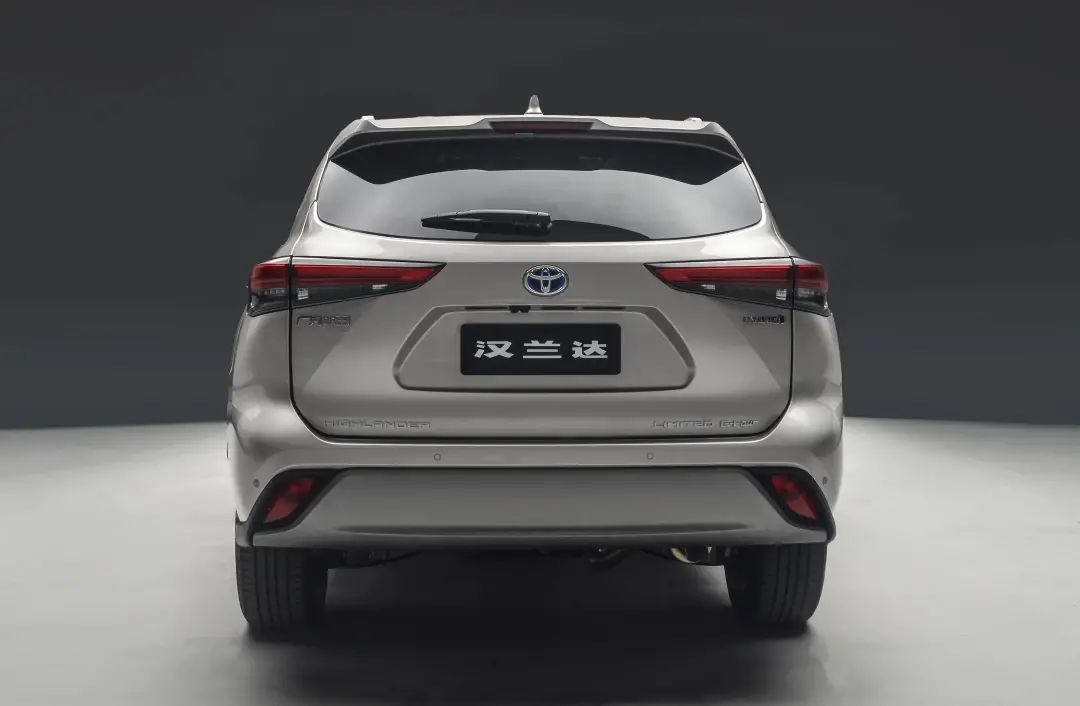 全新第四代汉兰达又将是其他七座SUV想干又干不掉的劲敌