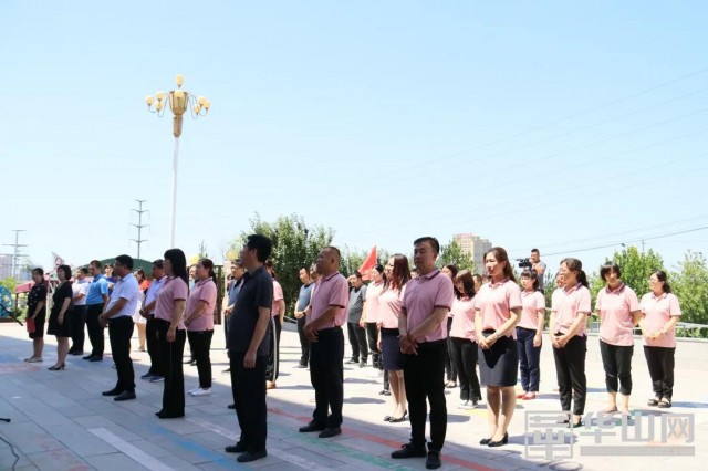 全國(guó)未成年人思想道德建設(shè)工作先進(jìn)單位授牌儀式在合陽(yáng)縣青少年校外活動(dòng)中心成功舉行