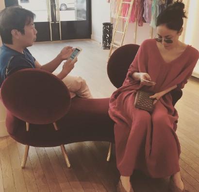 谢霆锋再当爹？王菲46岁挺大肚逛街显孕象，两人