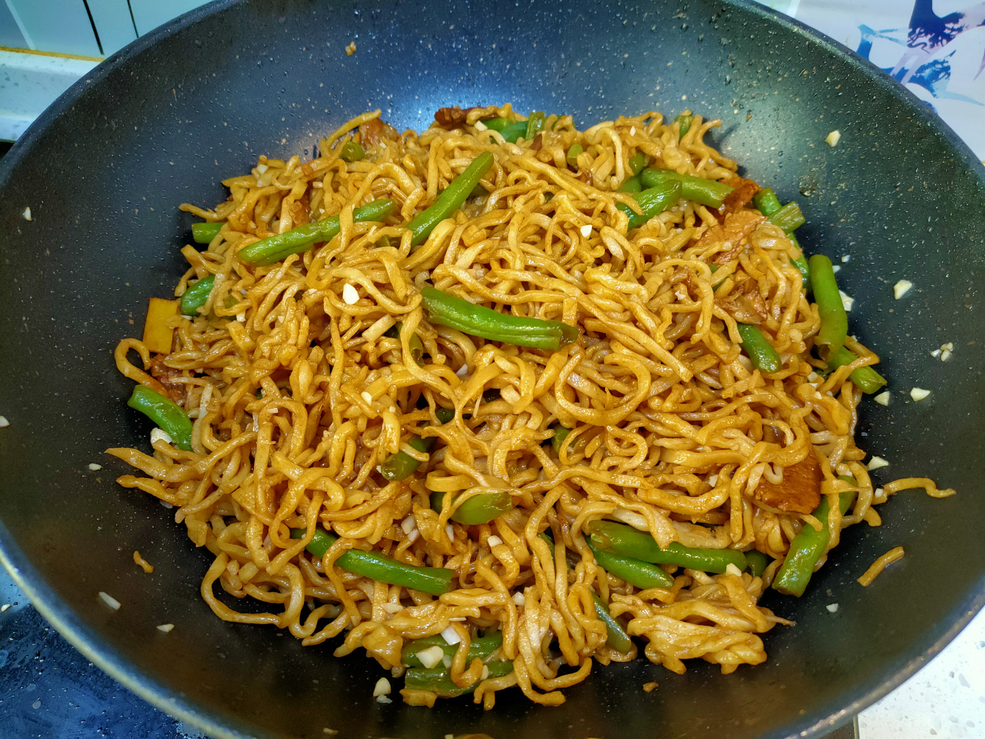 豆角焖面怎么做才好吃？掌握几个技巧，面条劲道不粘连、喷香入味