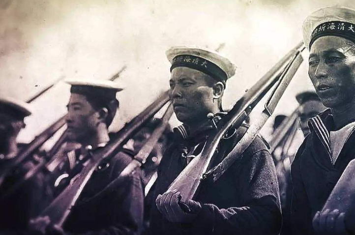 晚清时，众多文人士子为何热衷于投身军旅，非