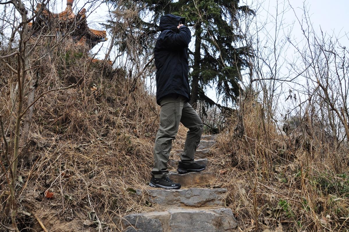 有效应对户外多种天气，SENSELEAD三合一冲锋衣