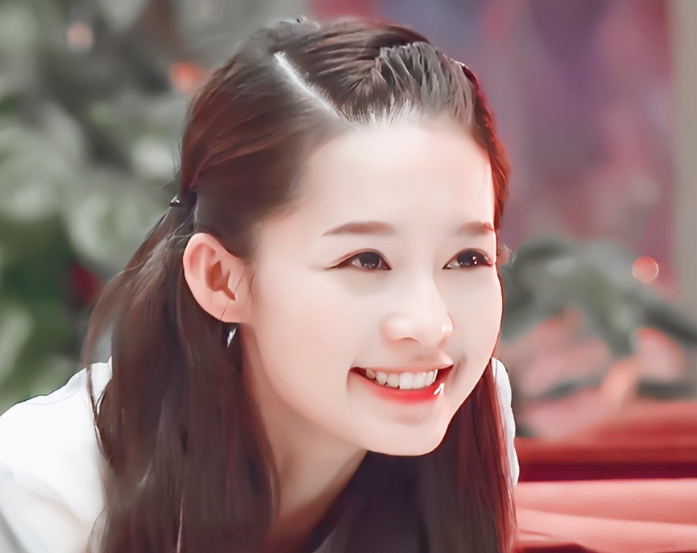 《亲爱的戎装》终于定档，黄景瑜李沁合体撒糖，播出时间暗藏玄机