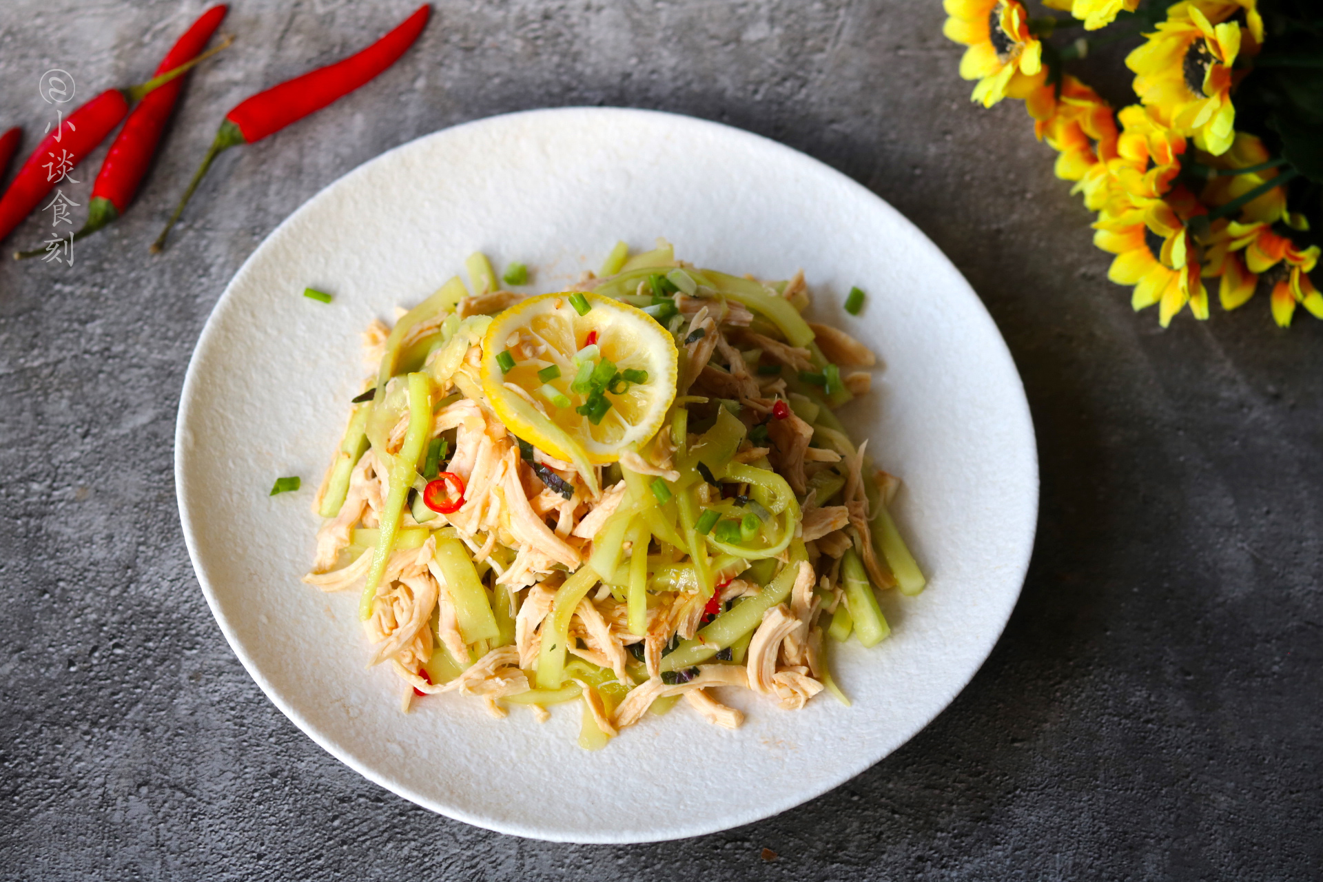 三伏天，教你鸡肉新做法，蛋白质丰富，5块钱做一盘，天热要多吃