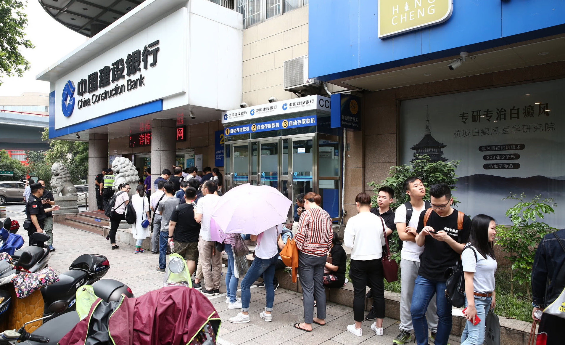 银行卡或取消？以后存取有了“新办法”，多家银行已行动