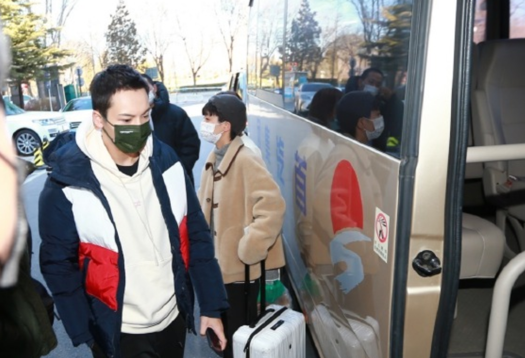 Spring late couplet discharges 10 top shedding to gather together, wang Yibo grows blain man not to lose star really, the desolate that become dragon shows a body