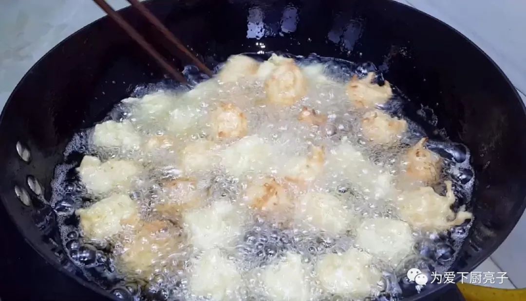 蘿蔔不要包餃子了，筷子一攪，做出創意素丸子，好吃到拿肉都不換