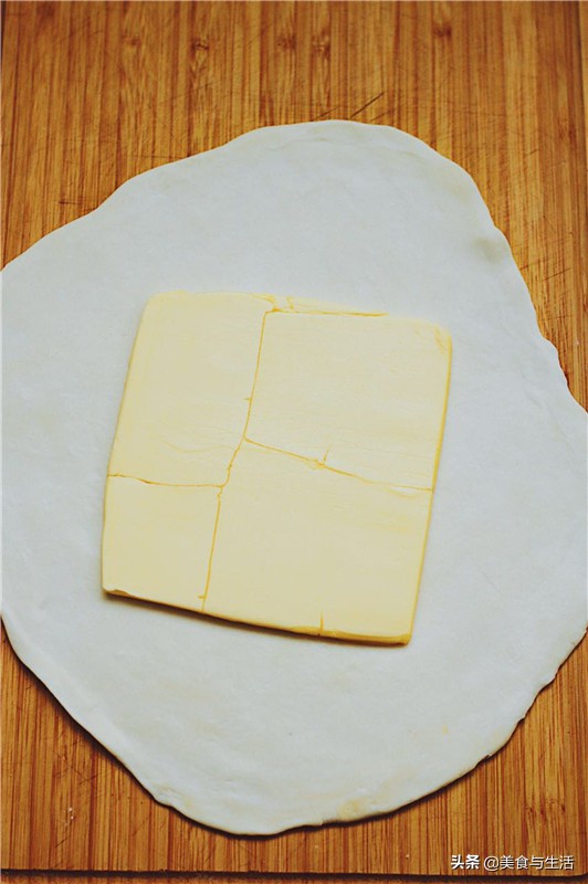 The cake of strawberry Napoleon, build midsummer girl heart, delicious desert is not afraid of fat, happy the most important